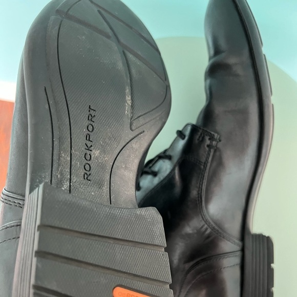 Mens black boots, Rockport size 10.5, great condition